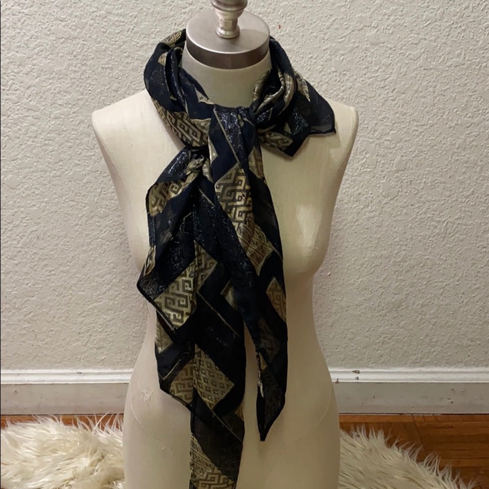 Gorgeous Vintage wrap/bandana/Scarf